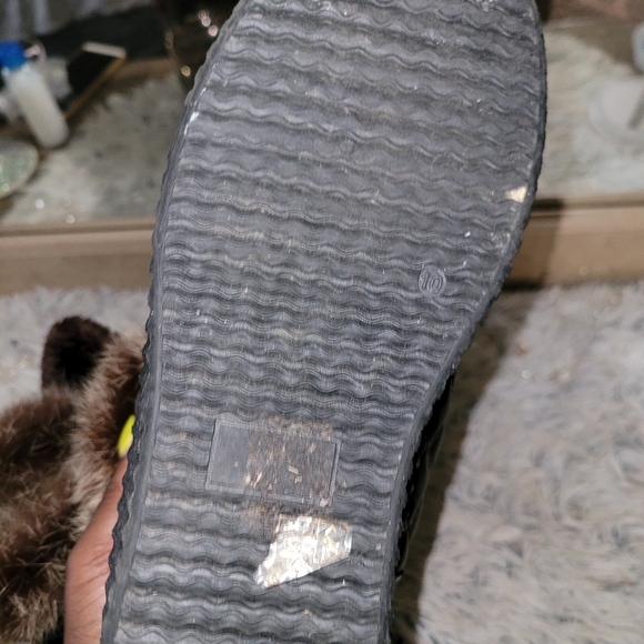 Boots - Picture 3 of 7